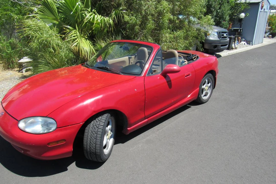 2000 Mazda NB MX-5 Miata - Image 2 of 7