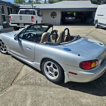 2000 Mazda MX-5