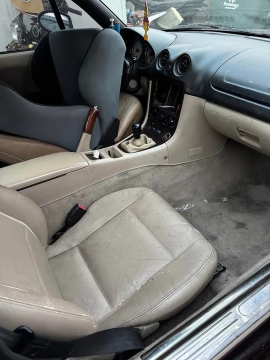 2000 Mazda NB MX-5 Miata - Image 5 of 8