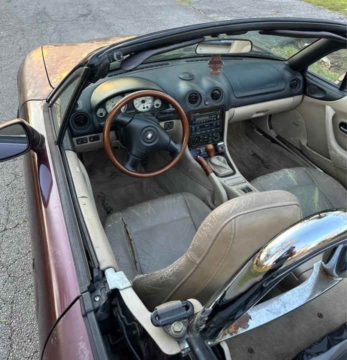 2000 Mazda NB MX-5 Miata - Image 6 of 8