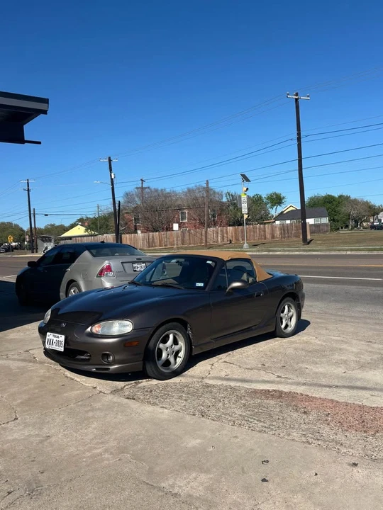 2000 Mazda NB MX-5 Miata - Image 2 of 7