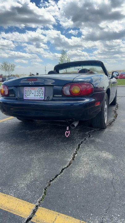 2000 Mazda NB MX-5 Miata - Image 2 of 3