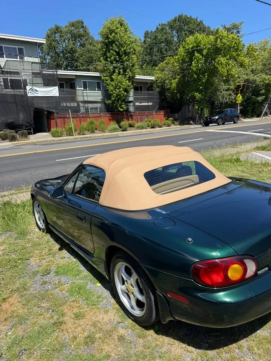 2000 Mazda NB MX-5 Miata - Image 4 of 7