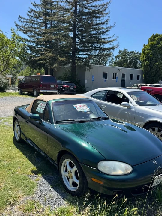 2000 Mazda NB MX-5 Miata - Image 2 of 7
