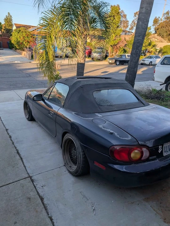 2000 Mazda NB MX-5 Miata - Image 2 of 10