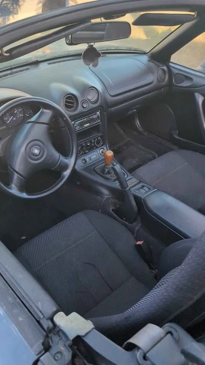 2000 Mazda NB MX-5 Miata - Image 4 of 10