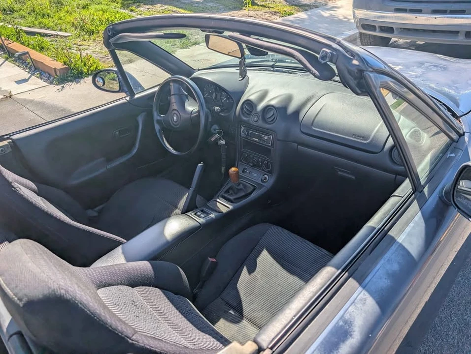2000 Mazda NB MX-5 Miata - Image 7 of 10