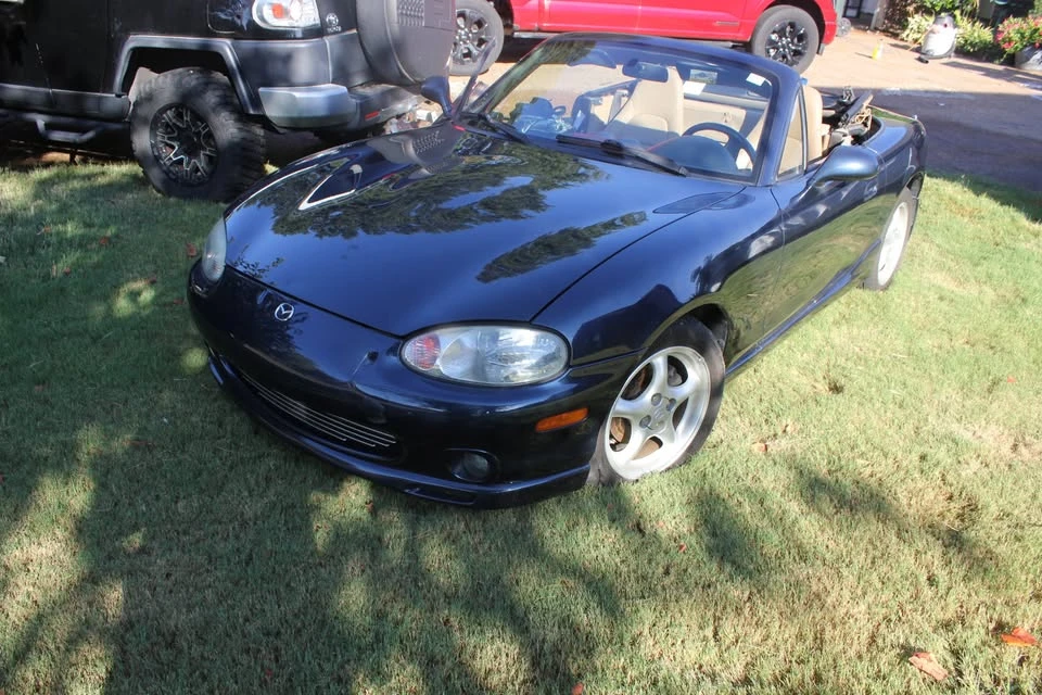 2000 Mazda NB MX-5 Miata - Image 10 of 14