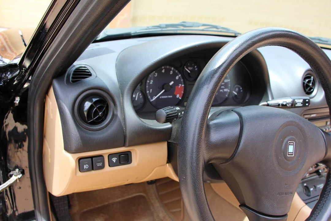 2000 Mazda NB MX-5 Miata - Image 19 of 24