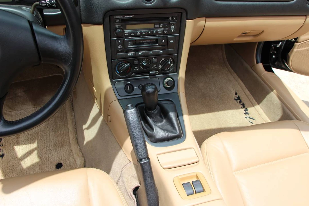 2000 Mazda NB MX-5 Miata - Image 17 of 24