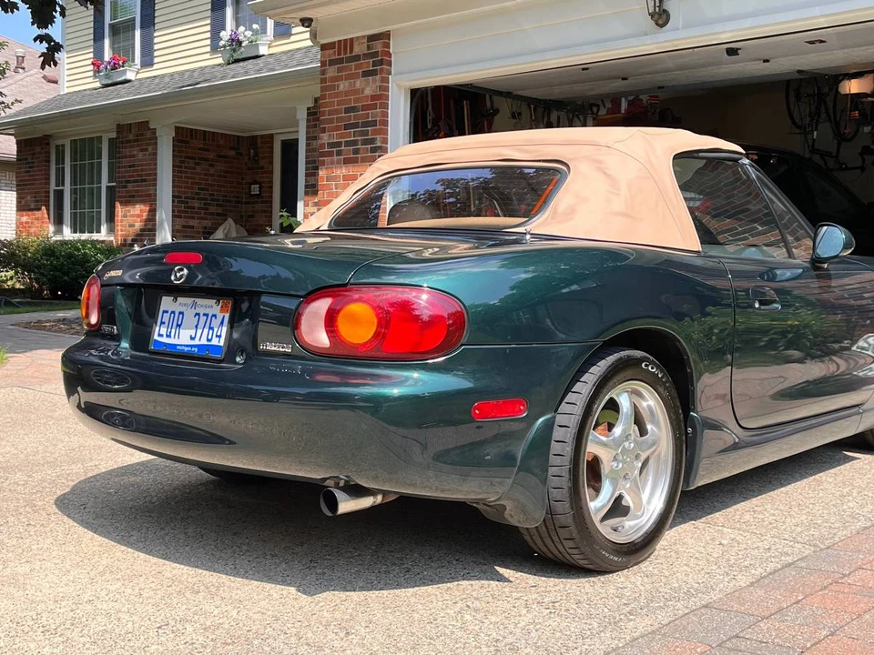 2000 Mazda NB MX-5 Miata - Image 2 of 7