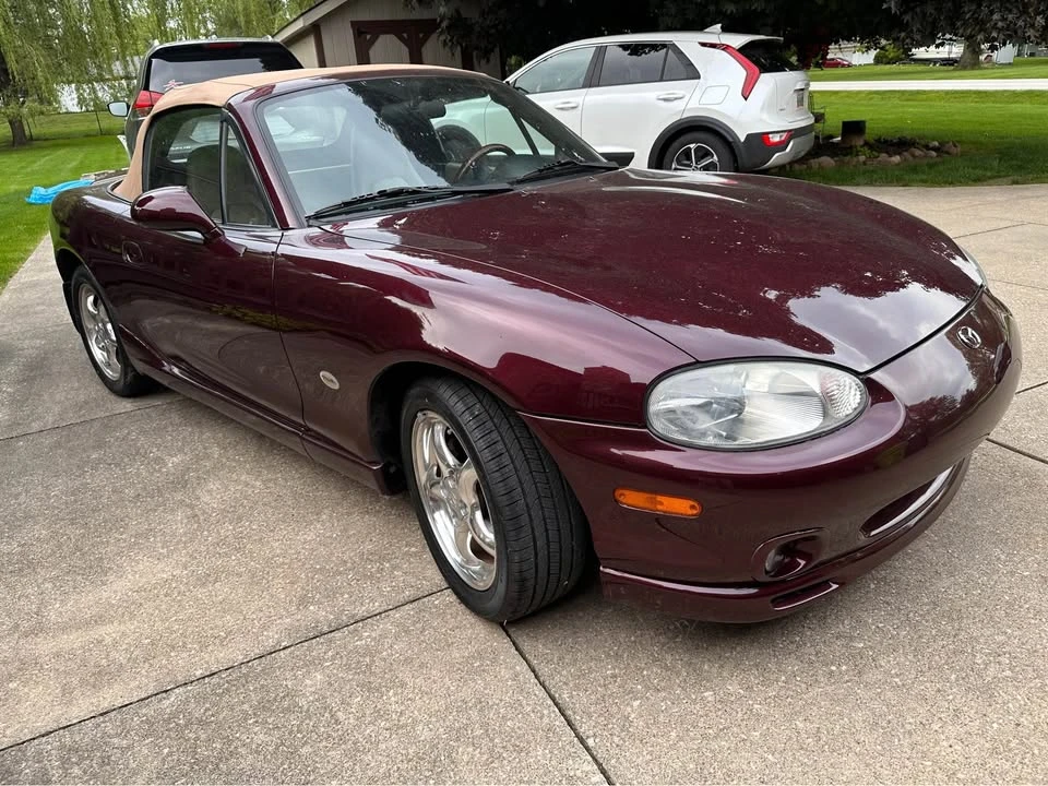 2000 Mazda NB MX-5 Miata - Image 2 of 10