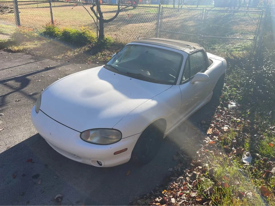 2000 Mazda NB MX-5 Miata - Image 4 of 5