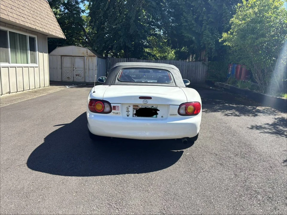 2000 Mazda NB MX-5 Miata - Image 4 of 8