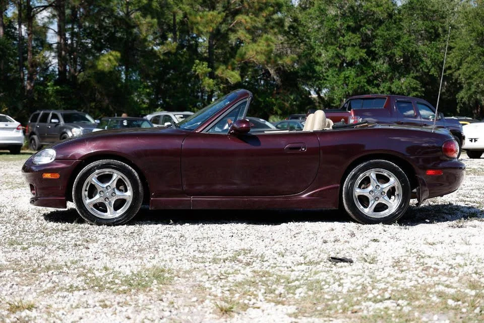 2000 Mazda NB MX-5 Miata - Image 16 of 19
