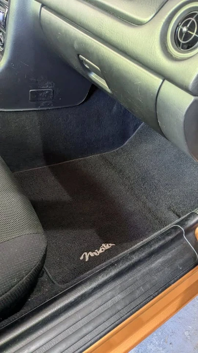 2000 Mazda NB MX-5 Miata - Image 4 of 7