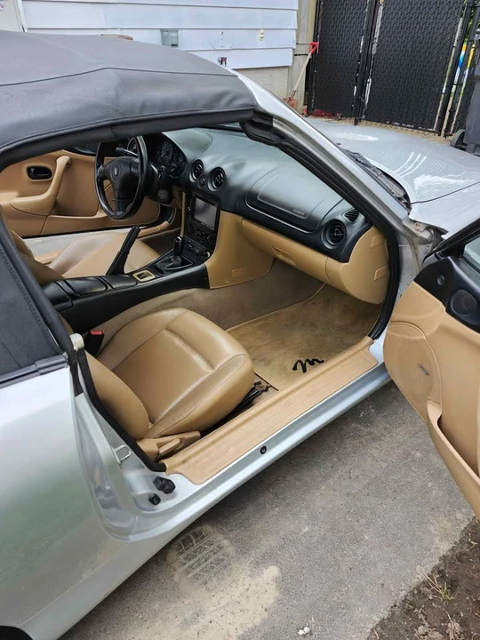2000 Mazda NB MX-5 Miata - Image 7 of 8