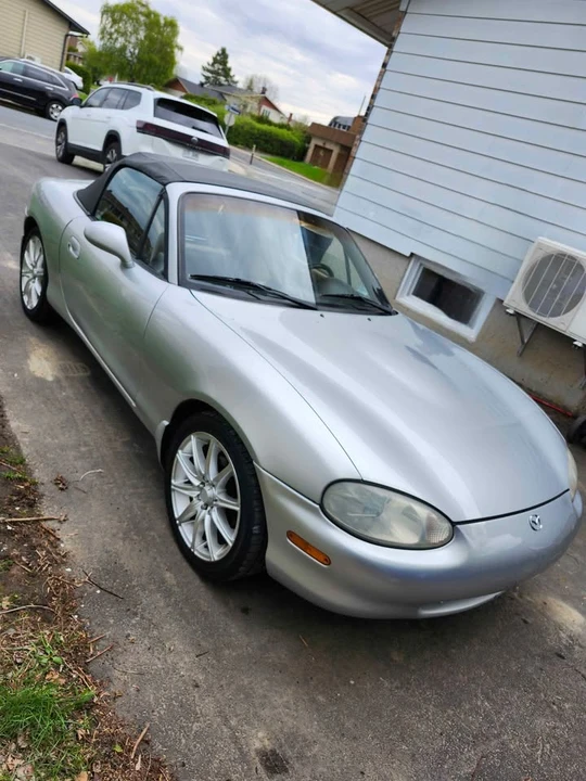 2000 Mazda NB MX-5 Miata - Image 4 of 8