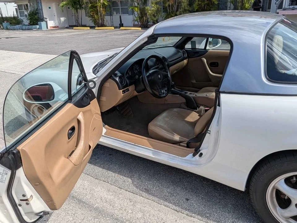 2000 Mazda NB MX-5 Miata - Image 6 of 8