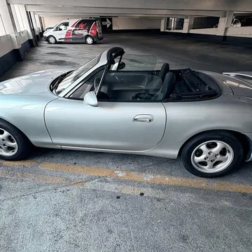 2000 Mazda MX-5 Miata