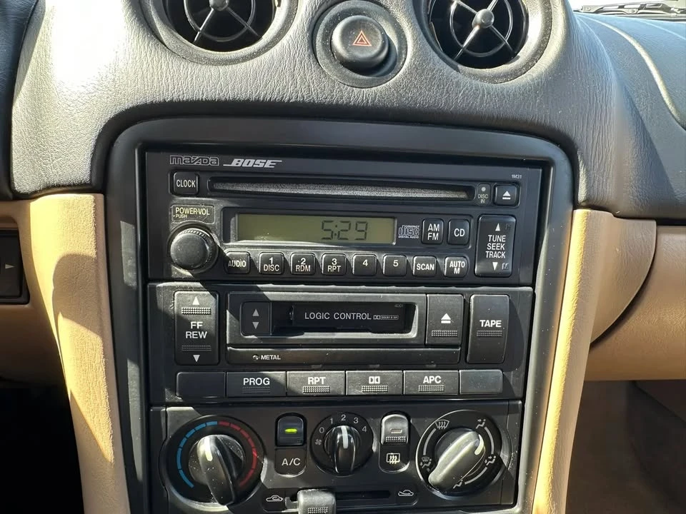 2000 Mazda NB MX-5 Miata - Image 19 of 20