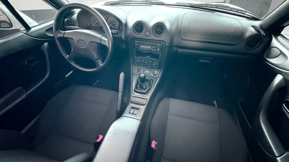 2000 Mazda NB MX-5 Miata - Image 4 of 9