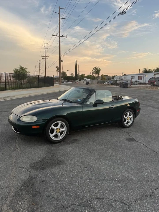2000 Mazda NB MX-5 Miata - Image 2 of 9