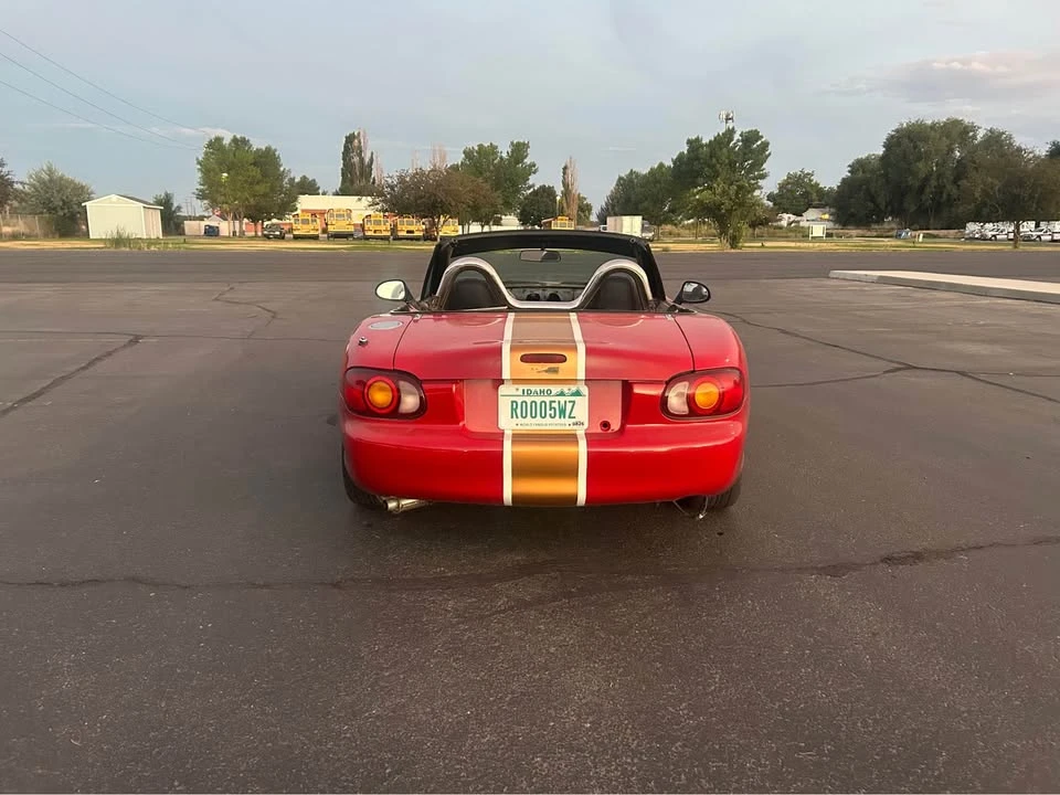 2000 Mazda NB MX-5 Miata - Image 4 of 9