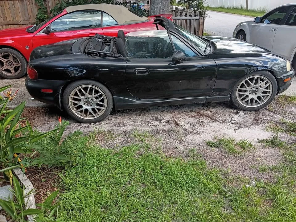 2000 Mazda NB MX-5 Miata - Image 2 of 2