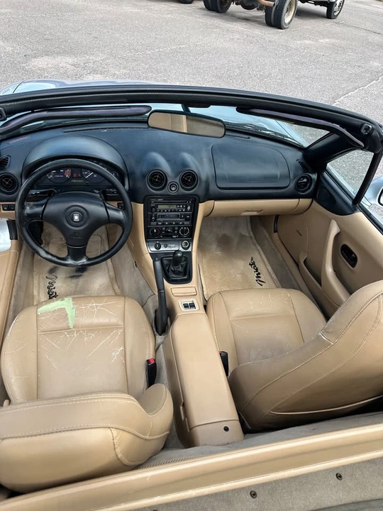 2000 Mazda NB MX-5 Miata - Image 11 of 18