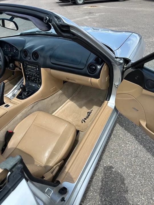 2000 Mazda NB MX-5 Miata - Image 16 of 18