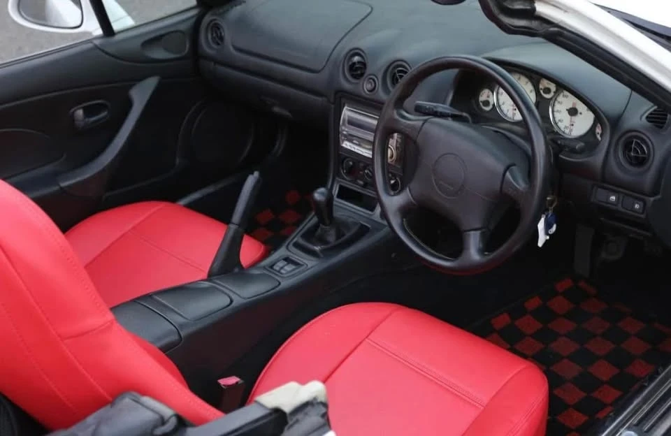 2000 Mazda NB MX-5 Miata - Image 4 of 4