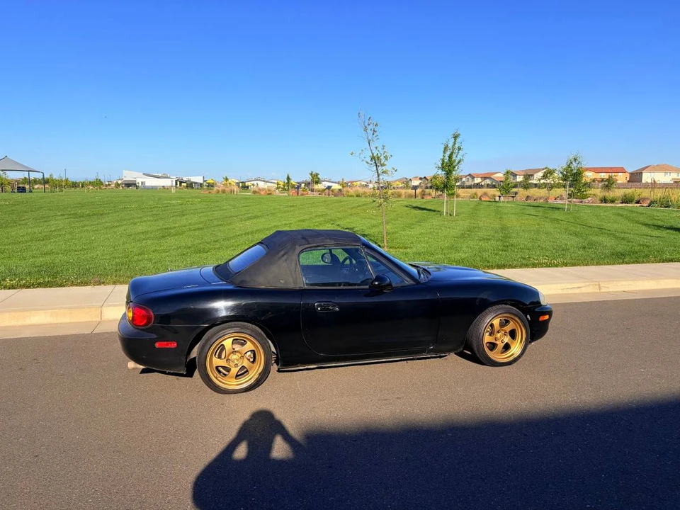 2000 Mazda NB MX-5 Miata - Image 2 of 6