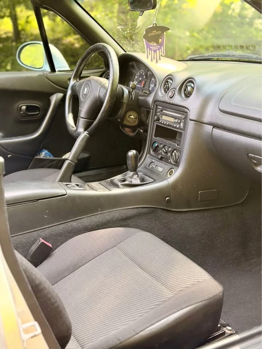 2000 Mazda NB MX-5 Miata - Image 15 of 17