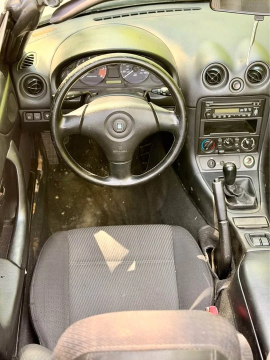 2000 Mazda NB MX-5 Miata - Image 13 of 17