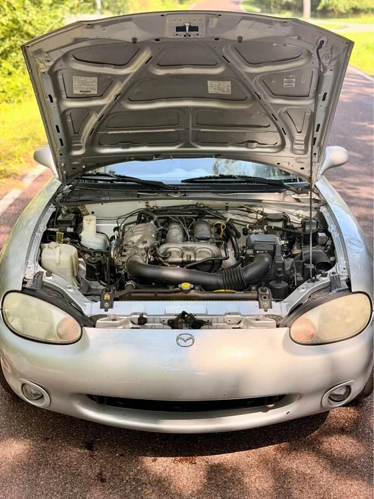 2000 Mazda NB MX-5 Miata - Image 5 of 17