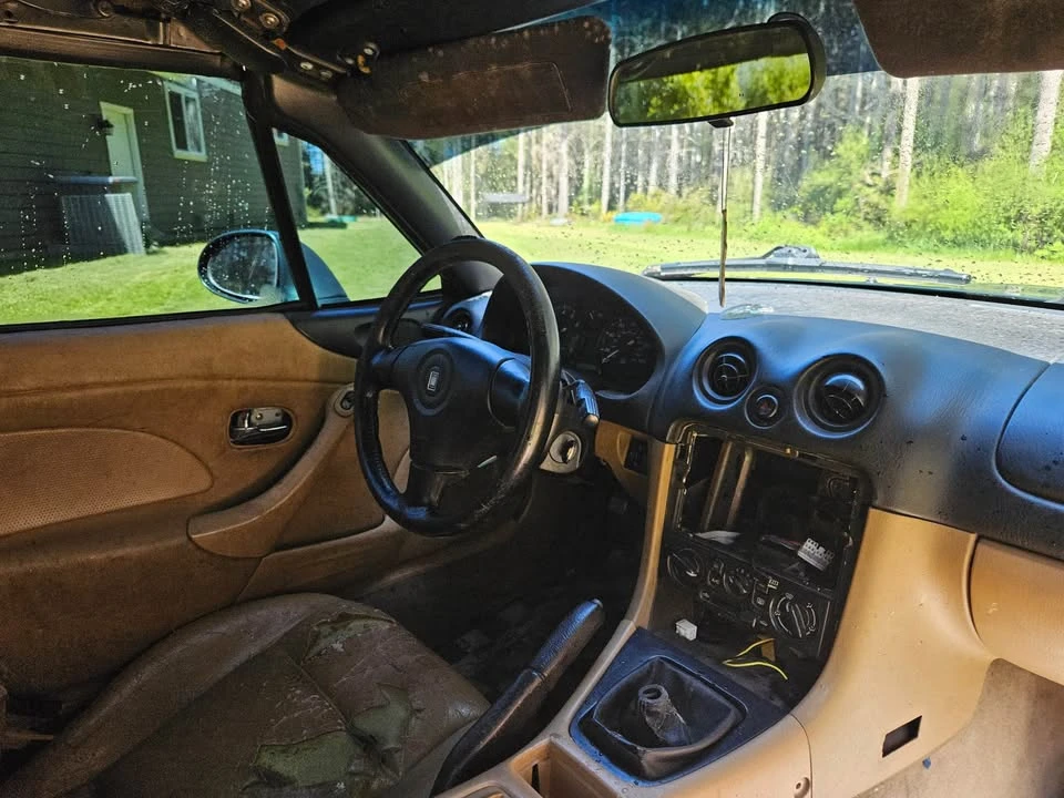 2000 Mazda NB MX-5 Miata - Image 6 of 8