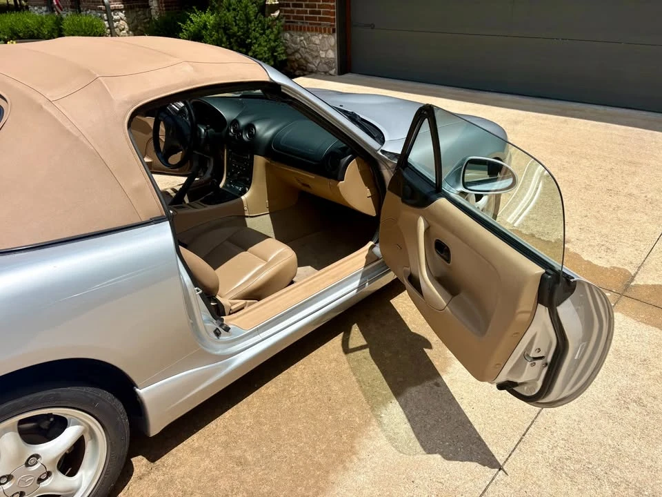 2000 Mazda NB MX-5 Miata - Image 13 of 19
