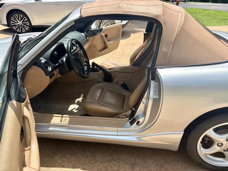 2000 Mazda NB MX-5 Miata - Image 11 of 19
