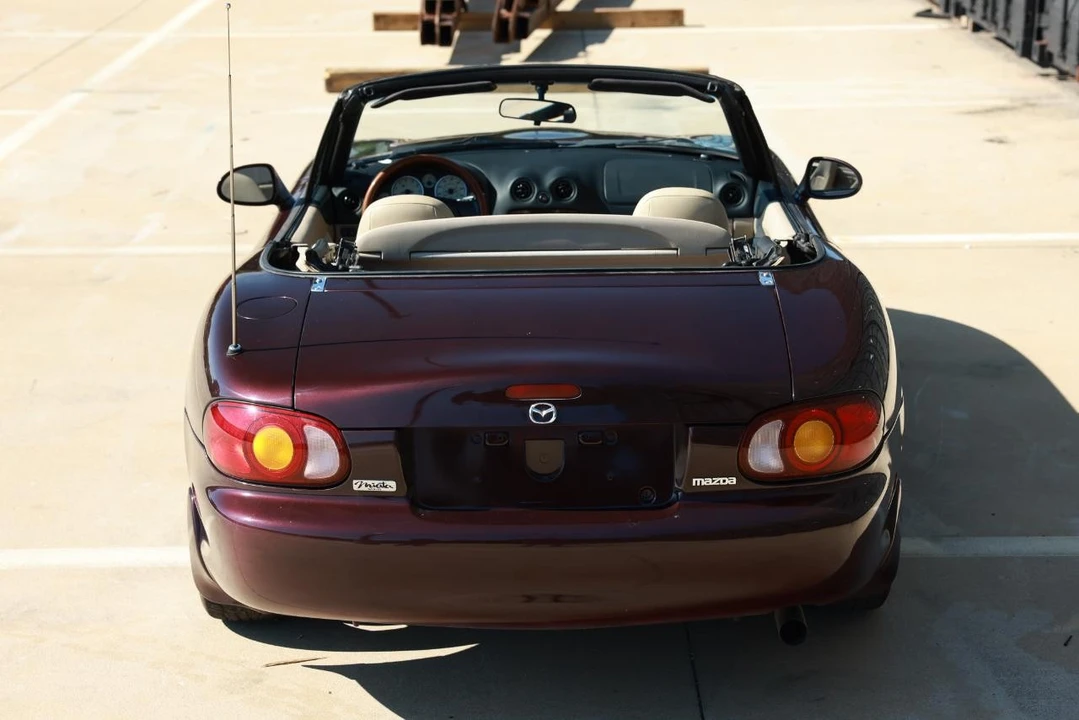 2000 Mazda NB MX-5 Miata - Image 9 of 31