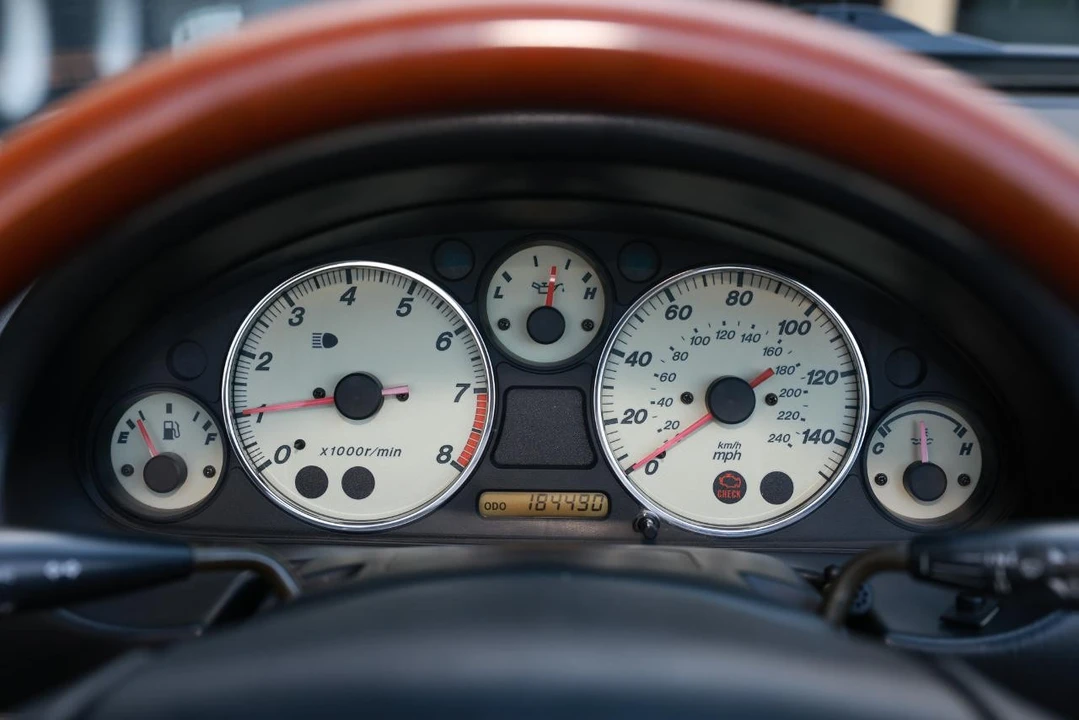 2000 Mazda NB MX-5 Miata - Image 23 of 31