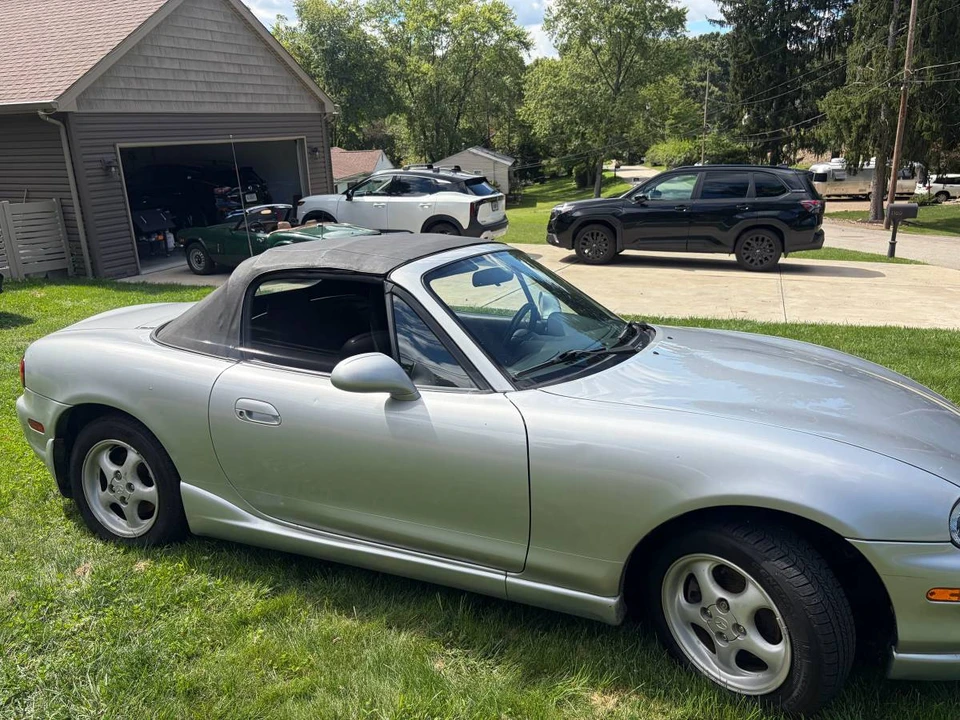 2000 Mazda NB MX-5 Miata - Image 11 of 24