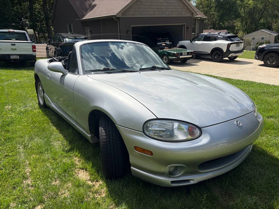 2000 Mazda NB MX-5 Miata - Image 18 of 24