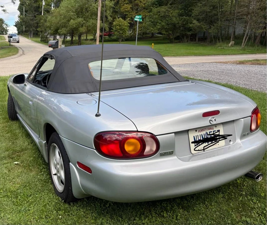2000 Mazda NB MX-5 Miata - Image 8 of 24