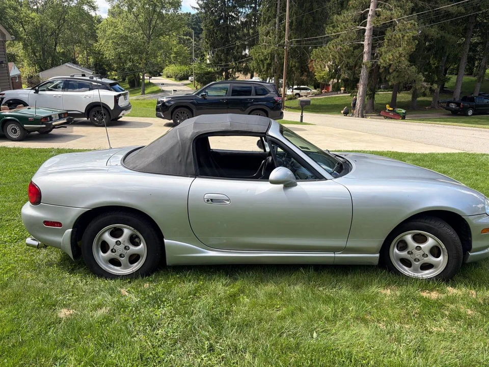 2000 Mazda NB MX-5 Miata - Image 10 of 24