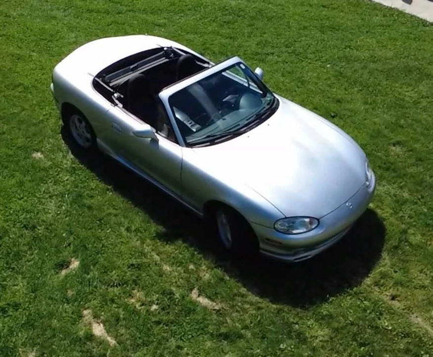2000 Mazda NB MX-5 Miata - Image 2 of 24