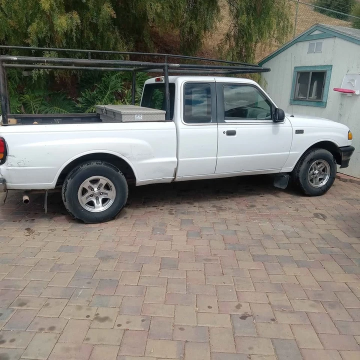 2000 Mazda B Series 5th Gen - Image 2 of 12