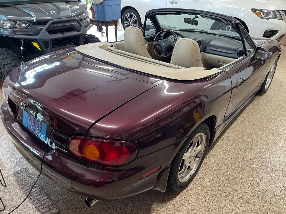 2000 Mazda NB MX-5 Miata - Image 5 of 11