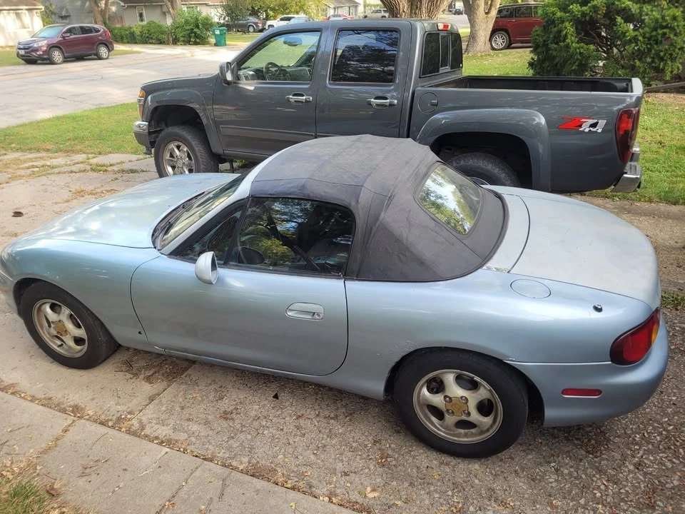 2000 Mazda NB MX-5 Miata - Image 2 of 10