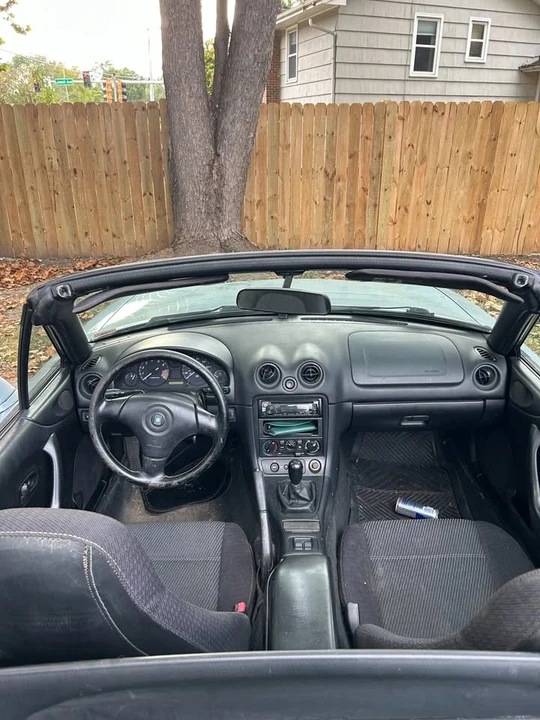2000 Mazda NB MX-5 Miata - Image 9 of 10